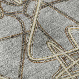 HomeRoots 8' Gray And Ivory Geometric Round Rug - Washable, UV-Protected, Stain-Resistant for High-Traffic Areas 675303