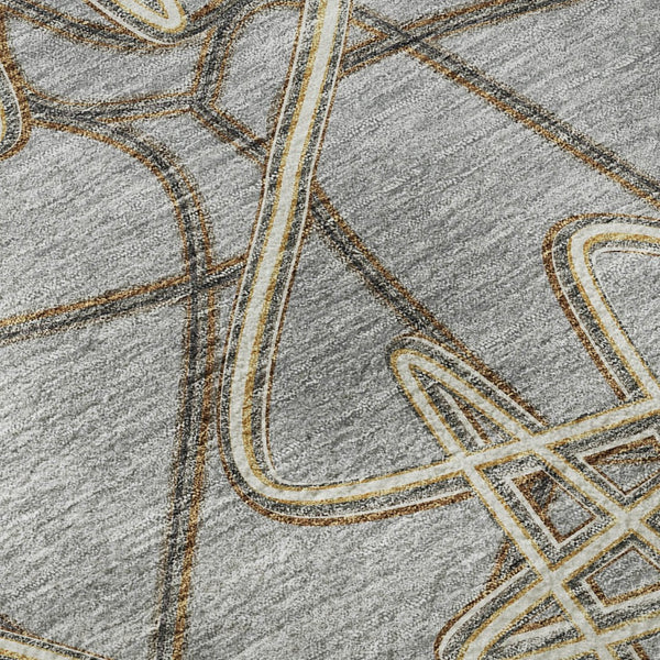 HomeRoots 8' Gray And Ivory Geometric Round Rug - Washable, UV-Protected, Stain-Resistant for High-Traffic Areas 675303