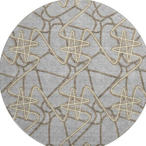 HomeRoots 8' Gray And Ivory Geometric Round Rug - Washable, UV-Protected, Stain-Resistant for High-Traffic Areas 675303