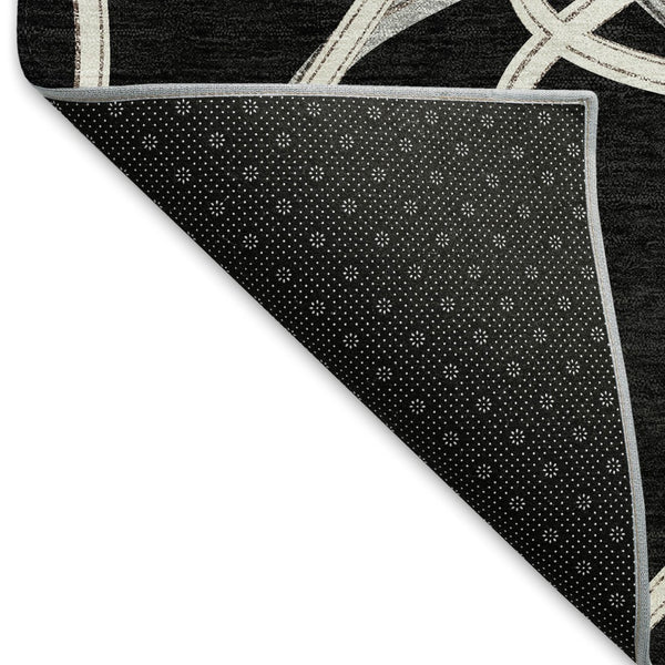 HomeRoots 8' Black And Ivory Geometric Round Rug - Washable, UV-Protected, Durable for Homes with Kids & Pets 675351