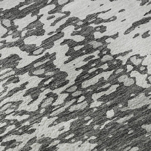 HomeRoots 8' Charcoal Gray & Silver Abstract Round Rug - Washable, UV-Protected, Stylish for High-Traffic Homes 675423