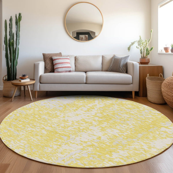 HomeRoots 8' Yellow And Ivory Abstract Round Rug - Washable, UV-Protected, Durable Design for Active Spaces 675477