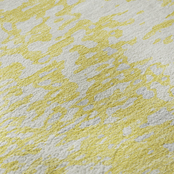 HomeRoots 8' Yellow And Ivory Abstract Round Rug - Washable, UV-Protected, Durable Design for Active Spaces 675477