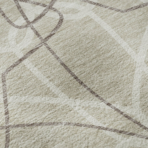 HomeRoots 8' Beige Ivory Taupe Geometric Round Rug - Washable, UV Protected, Durable & Stylish for Homes 675483