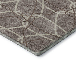 HomeRoots 8' Taupe Beige & Brown Geometric Round Rug - Washable, UV Protected, Perfect for High-Traffic Areas! 675549