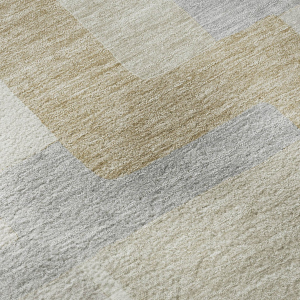 HomeRoots 8' Stylish Ivory Gray Beige Geometric Round Rug – Washable, UV Protected, Durable for High-Traffic Areas 675717