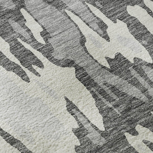 HomeRoots 8' Gray Ivory and Silver Abstract Round Washable Rug - Stain Resistant, UV Protected, Durable Design 675843
