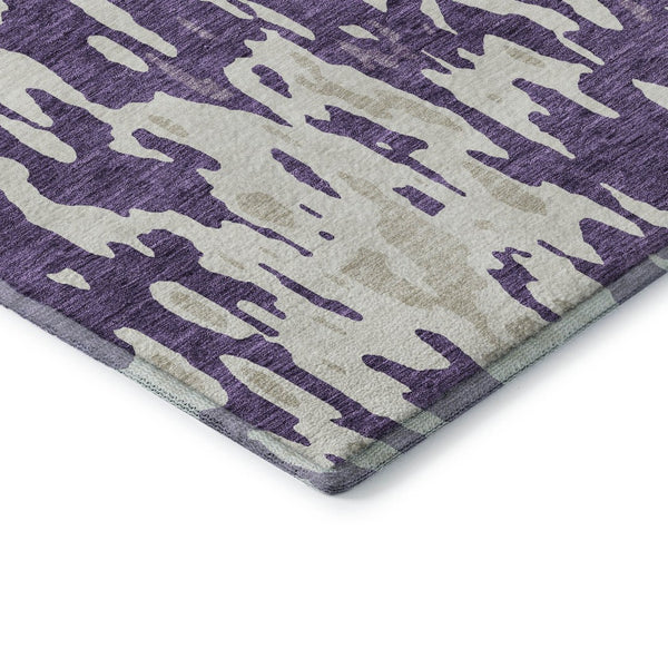 HomeRoots 8' Purple and Ivory Abstract Round Rug - Washable, Stain Resistant, UV Protected for Everyday Use 675867