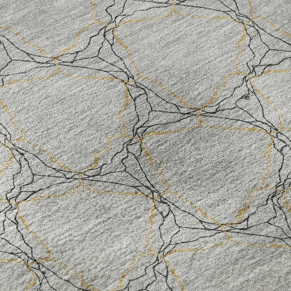 HomeRoots 8' Gray and Gold Geometric Washable Round Rug - Durable, Stain-Resistant, UV-Protected & Stylish! 676047
