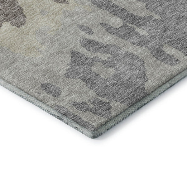HomeRoots 8' Taupe Beige & Gray Abstract Washable Round Rug – Durable, UV-Protected & Stain-Resistant Design! 676161