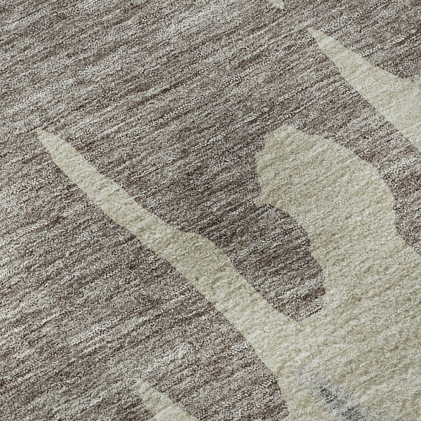 HomeRoots 8' Taupe Beige & Gray Abstract Washable Round Rug – Durable, UV-Protected & Stain-Resistant Design! 676161