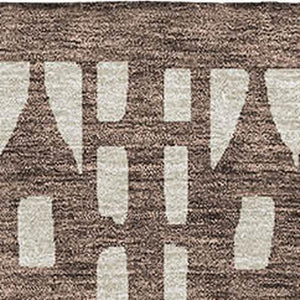 HomeRoots 5' X 8' Brown & Ivory Geometric Area Rug - Washable, UV-Protected, Stain-Resistant for Busy Homes 676256