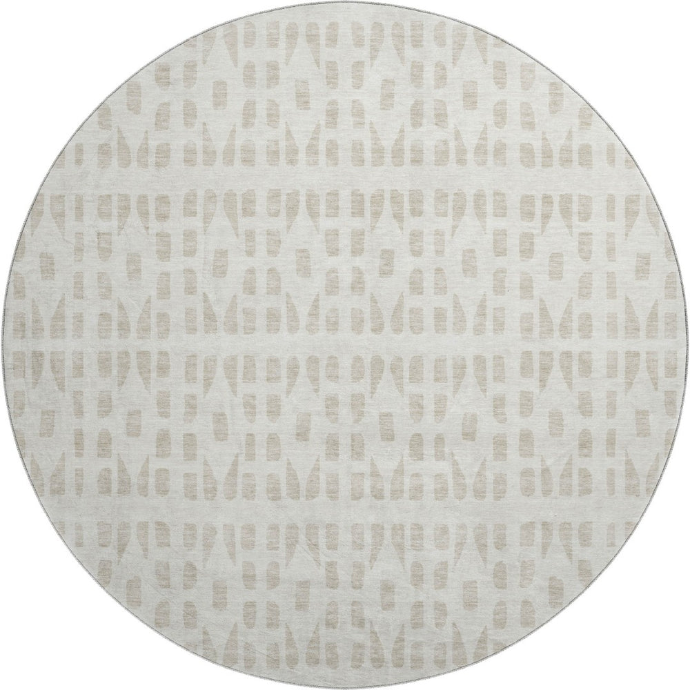 HomeRoots 8' Ivory and Beige Geometric Round Rug - Washable, UV Protected, Stylish, Durable for Any Space! 676269