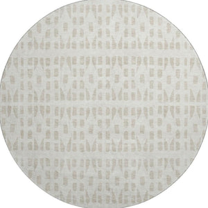 HomeRoots 8' Ivory and Beige Geometric Round Rug - Washable, UV Protected, Stylish, Durable for Any Space! 676269