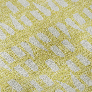 HomeRoots 8' Stylish Yellow and Ivory Geometric Round Rug – Washable, UV Protected, Stain-Resistant Design 676305