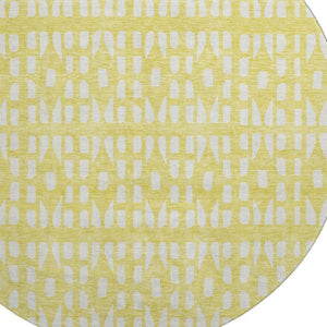 HomeRoots 8' Stylish Yellow and Ivory Geometric Round Rug – Washable, UV Protected, Stain-Resistant Design 676305