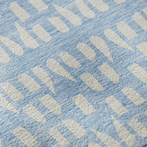 HomeRoots 8' Blue and Ivory Geometric Round Rug - Washable, UV-Protected, Stylish, and Durable for Everyday Use 676317