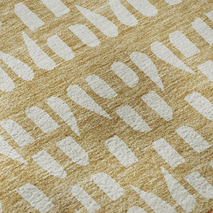 HomeRoots 8' Coffee Copper and Ivory Geometric Round Rug – Durable, Washable, UV-Protected for High-Traffic Areas 676329