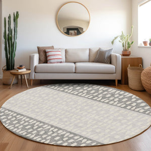 HomeRoots 8' Gray and Silver Geometric Round Rug - Washable, UV Protected, Stylish, Durable for High-Traffic Areas 676335