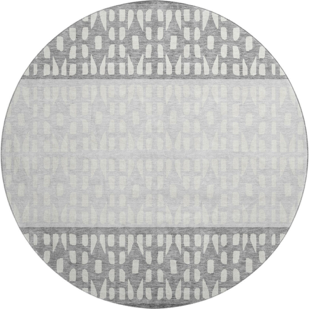 HomeRoots 8' Gray and Silver Geometric Round Rug - Washable, UV Protected, Stylish, Durable for High-Traffic Areas 676335