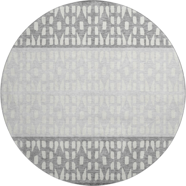 HomeRoots 8' Gray and Silver Geometric Round Rug - Washable, UV Protected, Stylish, Durable for High-Traffic Areas 676335