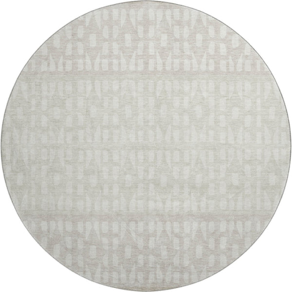 HomeRoots 8' Ivory and Beige Geometric Round Rug – Washable, UV-Protected, Stain-Resistant for Modern Spaces 676347