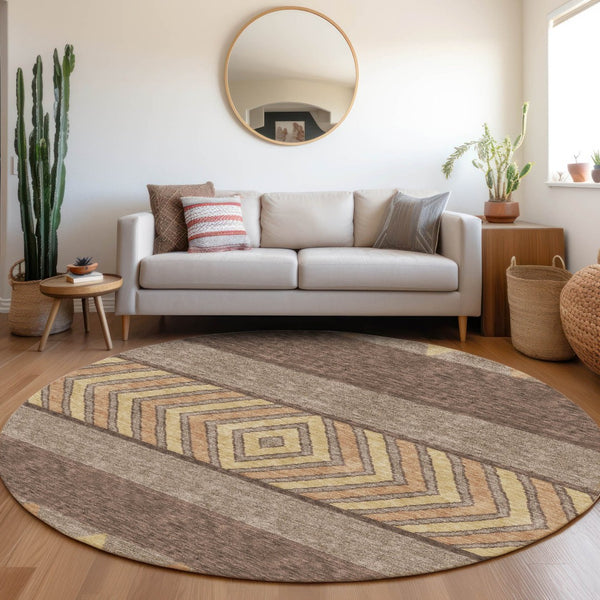 HomeRoots 8' Brown Wheat and Copper Southwestern Round Rug - Washable, UV-Protected, Stain-Resistant Design 676383