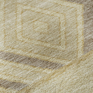 HomeRoots 8' Gold Taupe & Beige Southwestern Washable Round Rug - Durable, UV Protected, Ideal for Any Room 676389