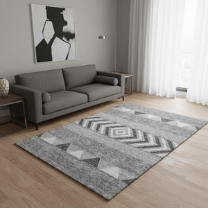 HomeRoots 5' X 8' Southwestern Gray Charcoal Area Rug - Washable, UV Protected, Stain Resistant for Homes 676394