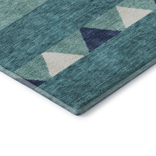 HomeRoots 8' Teal Navy Blue & Ivory Southwestern Round Rug – Washable, UV Protected, Durable & Pet-Friendly! 676443