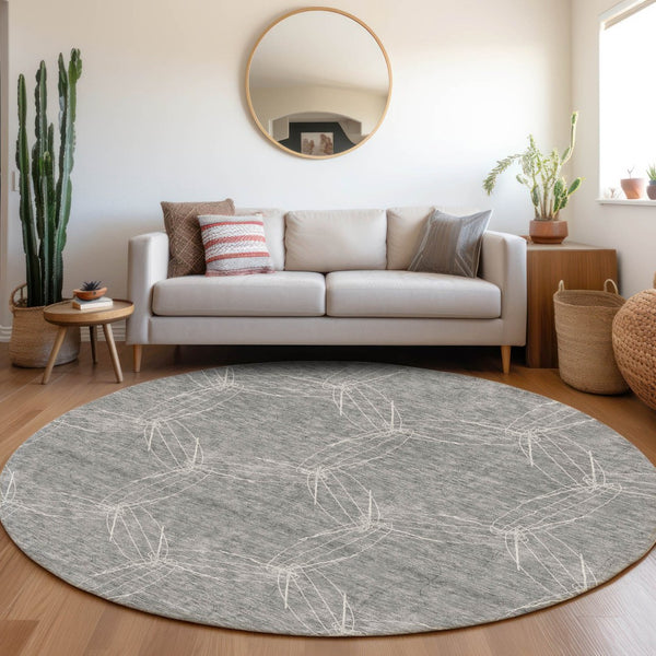 HomeRoots 8' Gray And Ivory Geometric Washable Round Rug - Durable, UV Protected, Modern Design for Any Room 676563