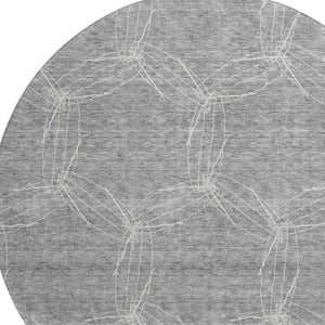 HomeRoots 8' Gray And Ivory Geometric Washable Round Rug - Durable, UV Protected, Modern Design for Any Room 676563