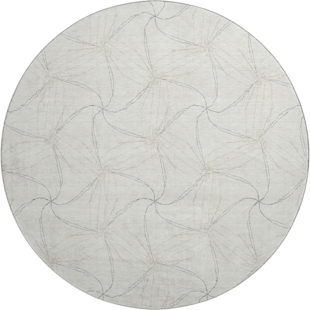HomeRoots 8' Ivory and Gray Geometric Round Rug - Washable, UV Protected, Perfect for High-Traffic Areas! 676569