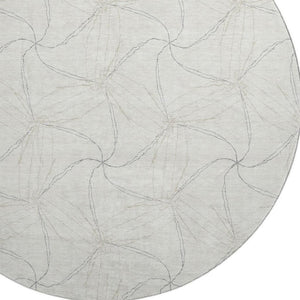 HomeRoots 8' Ivory and Gray Geometric Round Rug - Washable, UV Protected, Perfect for High-Traffic Areas! 676569