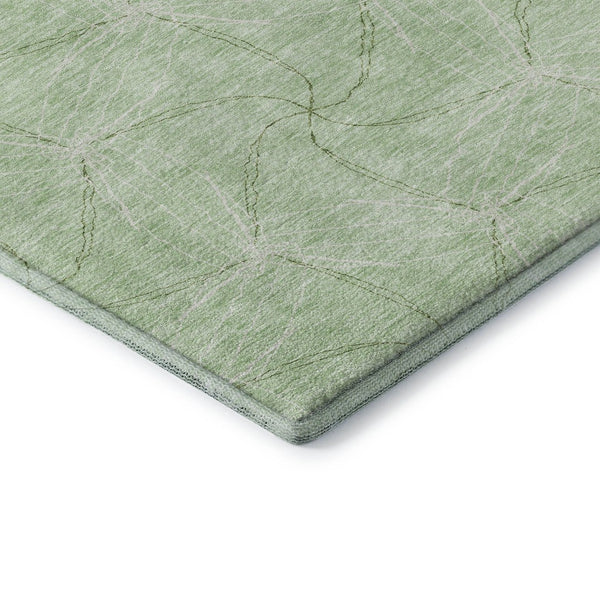 HomeRoots 8' Mint Green & Ivory Geometric Round Rug - Washable, UV Protected, Perfect for Modern Living Spaces! 676575
