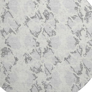HomeRoots 8' Stylish Silver Gray and Ivory Abstract Washable Round Rug with UV Protection for High-Traffic Areas 676671
