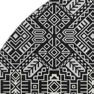 HomeRoots 8' Black and Ivory Southwestern Washable Round Rug - Stylish, Durable, UV-Protected for Busy Homes! 676695