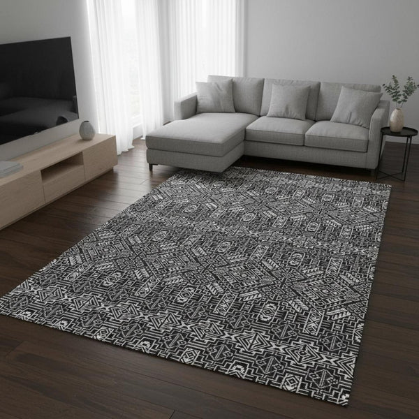HomeRoots 8' X 10' Southwestern Area Rug - Black & Ivory, Washable, UV Protected, Stain-Resistant for Homes 676696