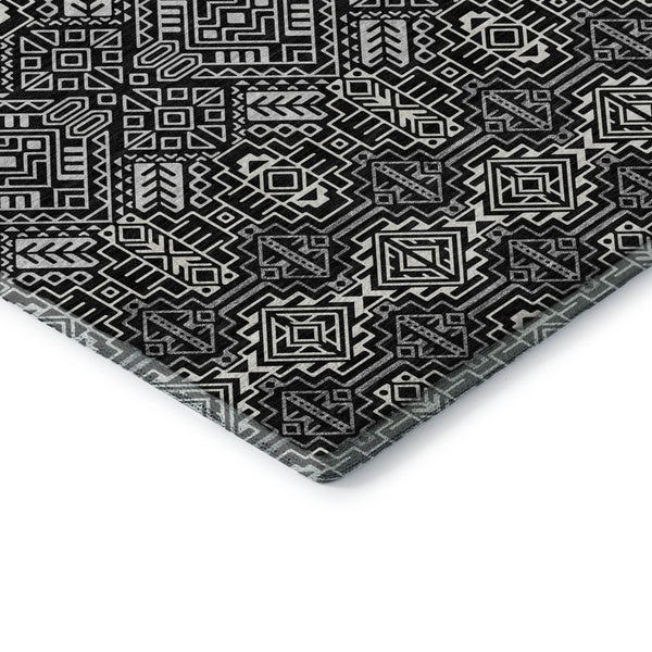 HomeRoots 8' X 10' Southwestern Area Rug - Black & Ivory, Washable, UV Protected, Stain-Resistant for Homes 676696