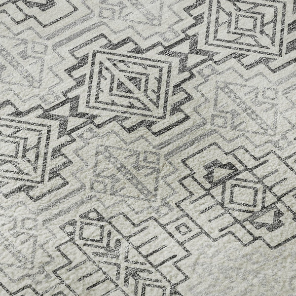 HomeRoots 8' Gray and Ivory Southwestern Washable Round Rug - Durable, UV-Protected, Easy-Care Design for All Spaces 676713