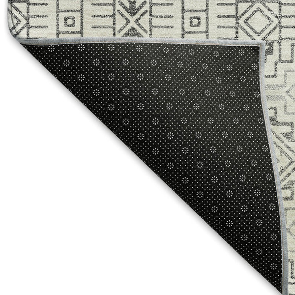 HomeRoots 9' X 12' Gray And Ivory Southwestern Washable Area Rug - Durable, Stylish, UV-Protected & Easy Care 676715