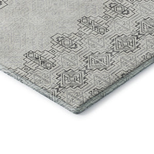 HomeRoots 9' X 12' Gray And Ivory Southwestern Washable Area Rug - Durable, Stylish, UV-Protected & Easy Care 676715