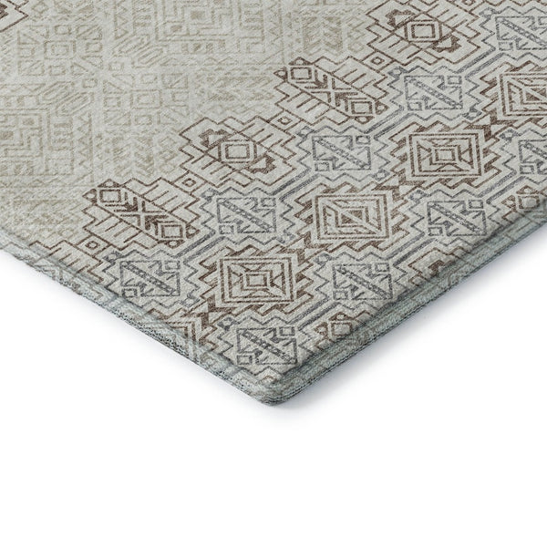 HomeRoots 8' Southwestern Round Rug in Ivory, Brown & Gray - Durable, Washable, UV-Protected & Stylish Design 676725