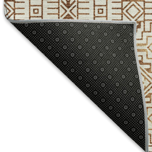 HomeRoots 8' Southwestern Round Rug in Rust & Ivory - Washable, UV Protected, Durable for Homes with Kids & Pets 676737