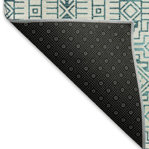 HomeRoots 8' Teal and Ivory Southwestern Round Rug - Washable, UV Protected, Perfect for Busy Homes & Style 676749