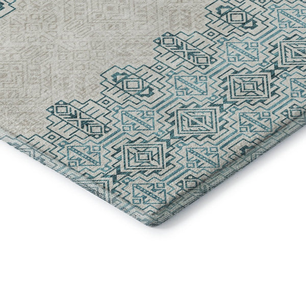 HomeRoots 8' Teal and Ivory Southwestern Round Rug - Washable, UV Protected, Perfect for Busy Homes & Style 676749