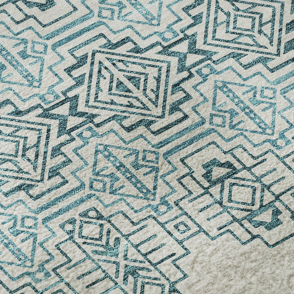 HomeRoots 8' Teal and Ivory Southwestern Round Rug - Washable, UV Protected, Perfect for Busy Homes & Style 676749