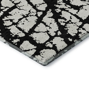 HomeRoots 8' Black And Ivory Abstract Round Rug - Washable, UV Protected, Durable Design for Modern Homes 676809