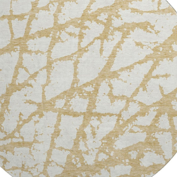 HomeRoots 8' Gold And Ivory Abstract Round Rug – Washable, Stain Resistant, UV Protected for Modern Homes 676833