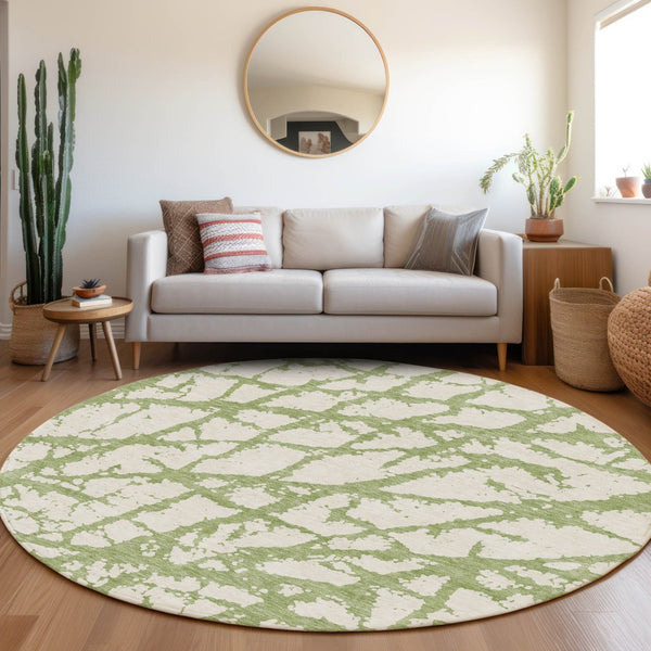 HomeRoots 8' Green and Ivory Abstract Round Rug - Washable, UV-Protected, Durable & Stylish for All Spaces! 676845